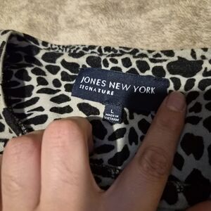 Jones New York Black and White Long Sleeve Top